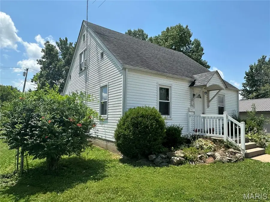 706 E Apple Avenue, Owensville, MO 65066 - #2