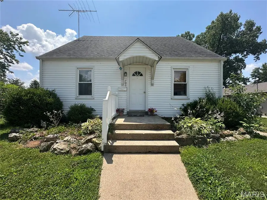 706 E Apple Avenue, Owensville, MO 65066 - #3
