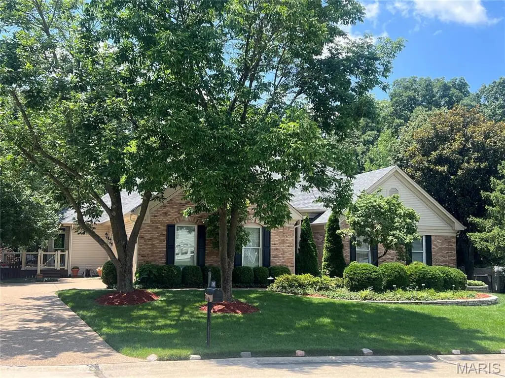 12402 Stratford Ridge Court, Creve Coeur, MO 63141 - #1