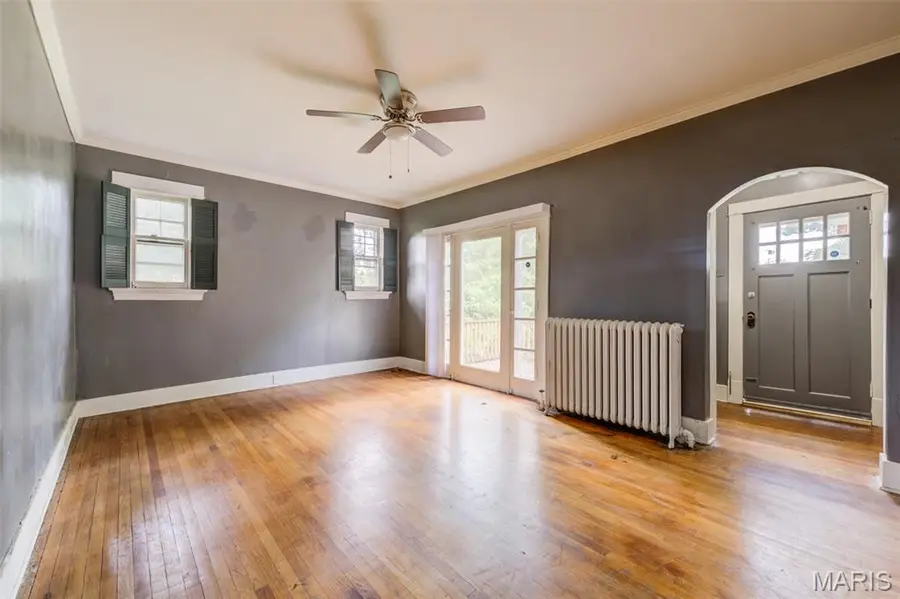 2428 Mary Avenue, Saint Louis, MO 63136 - #3