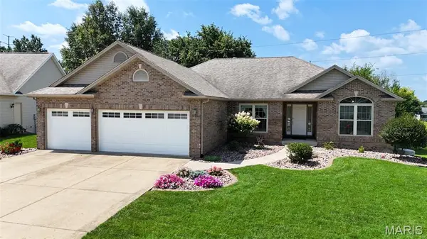 7525 Stonebridge Golf Drive, Maryville, IL 62062