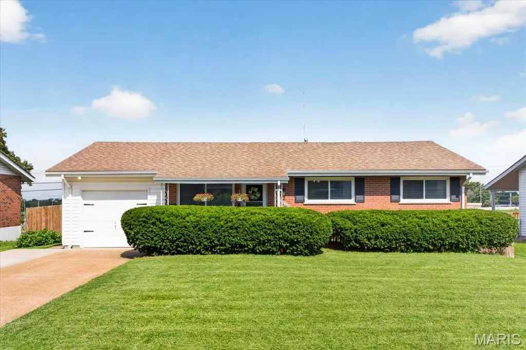 10120 Mullally Drive, Saint Louis, MO 63123 - #1