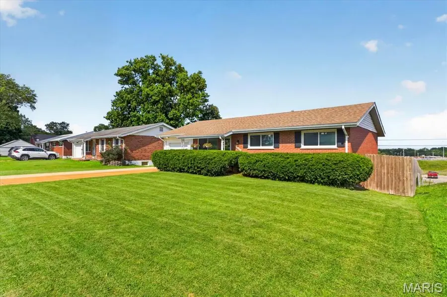 10120 Mullally Drive, Saint Louis, MO 63123 - #3