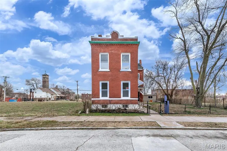 2116 E John Avenue, Saint Louis, MO 63107 - #3