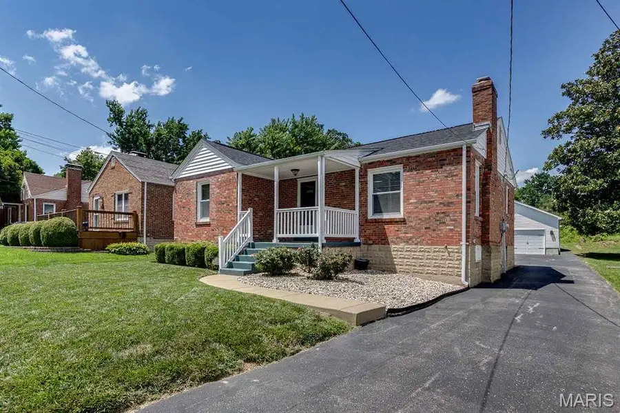 8901 Moritz Avenue, Brentwood, MO 63144 - #2