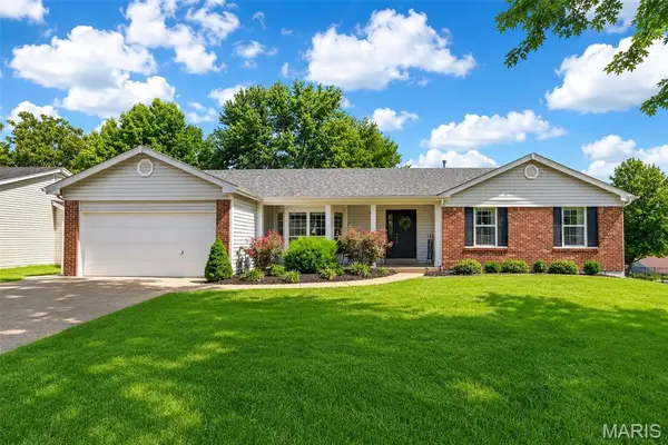 1018 Harvest Home Circle, St Charles, MO 63304