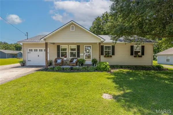 332 E Parker Avenue, Chaffee, MO 63740