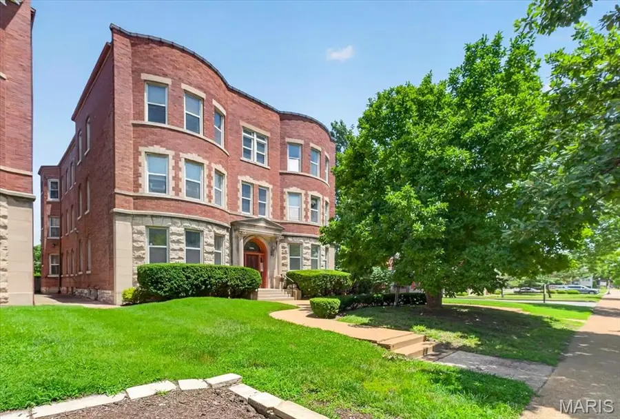 4317 Lindell Boulevard #D, Saint Louis, MO 63108 - #2