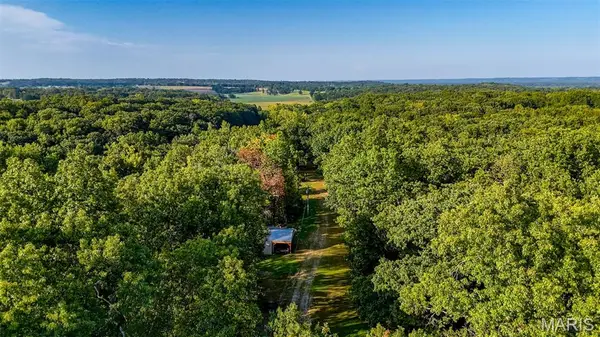 145 Eagle Ridge Lane, Winfield, MO 63389