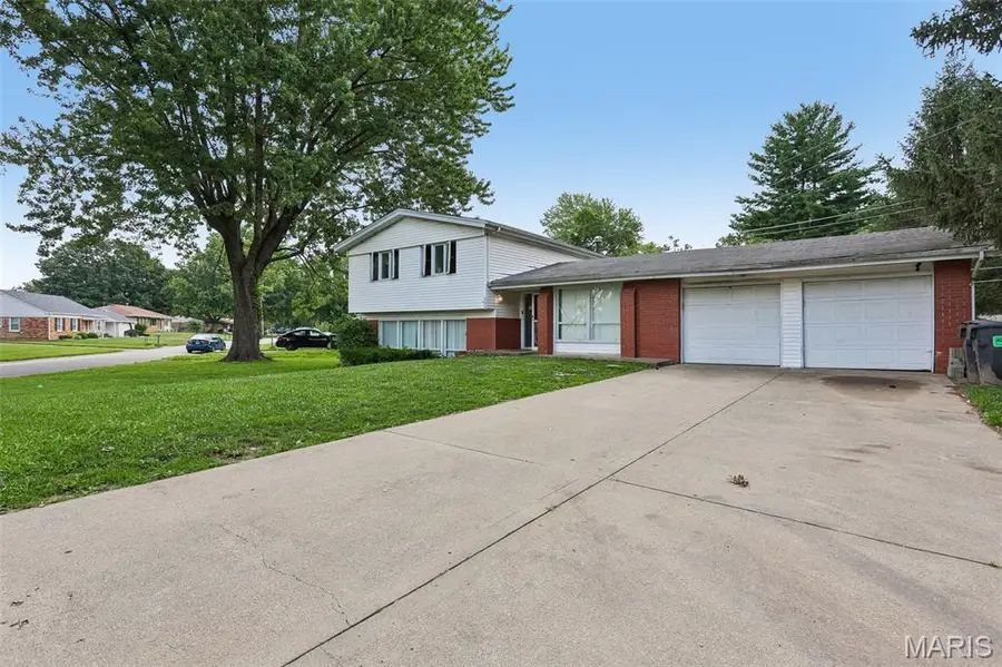 100 Bountiful Drive, Fairview Heights, IL 62208 - #2