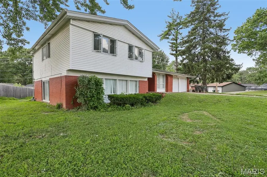100 Bountiful Drive, Fairview Heights, IL 62208 - #3