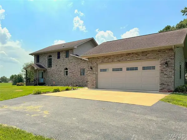 7721 Walsh Road, Godfrey, IL 62035