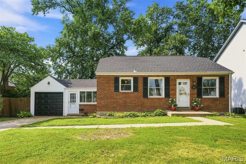 320 Fairway Lane, Kirkwood, MO 63122 - #1