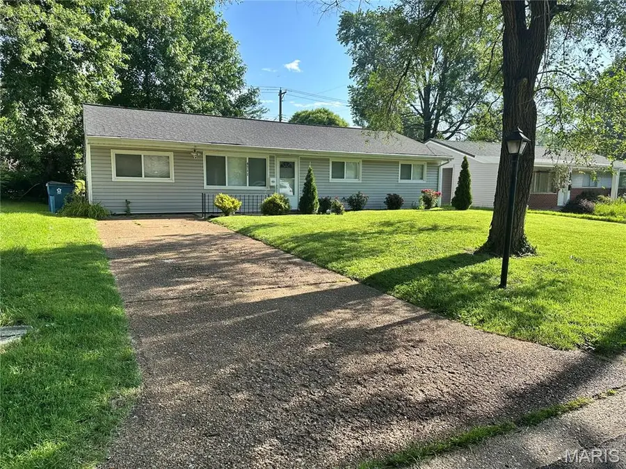 9711 Corregidor Drive, Woodson Terrace, MO 63134 - #2