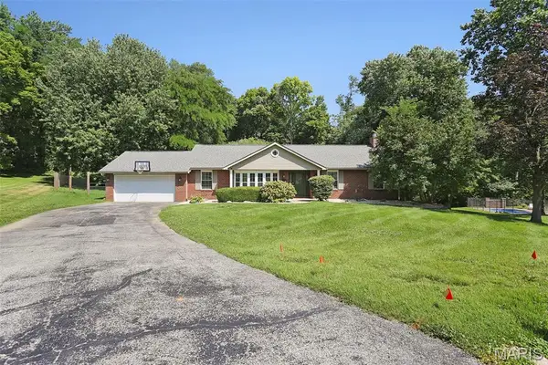 9 Robin Lane, Collinsville, IL 62234