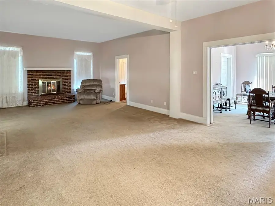 305 E Main Street, Washington, MO 63090 - #2