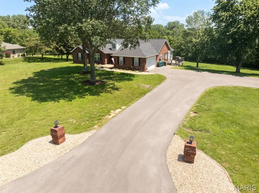 5435 White Oak Drive, Smithton, IL 62285 - #3