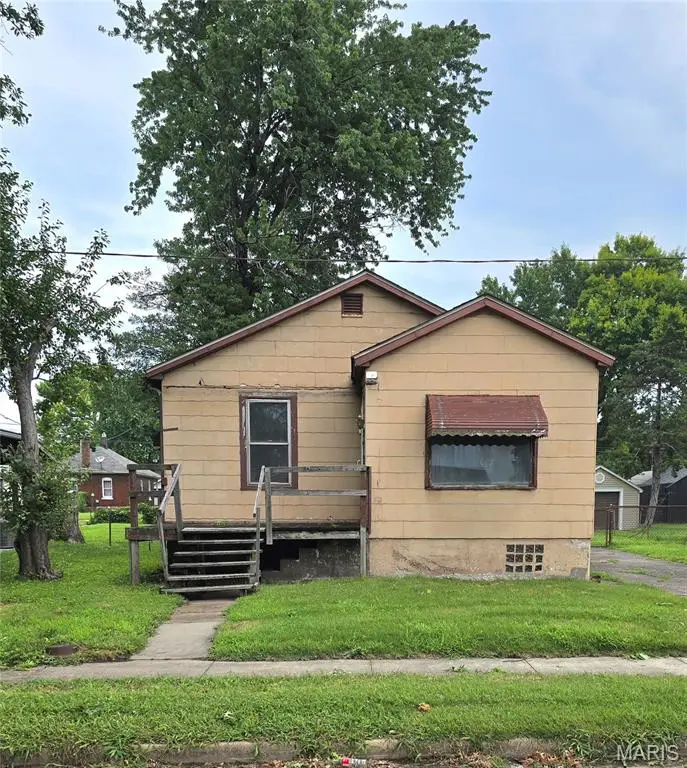 2327 E 25th Street, Granite City, IL 62040 - #1