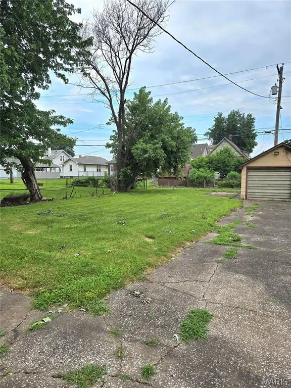 2327 E 25th Street, Granite City, IL 62040 - #3