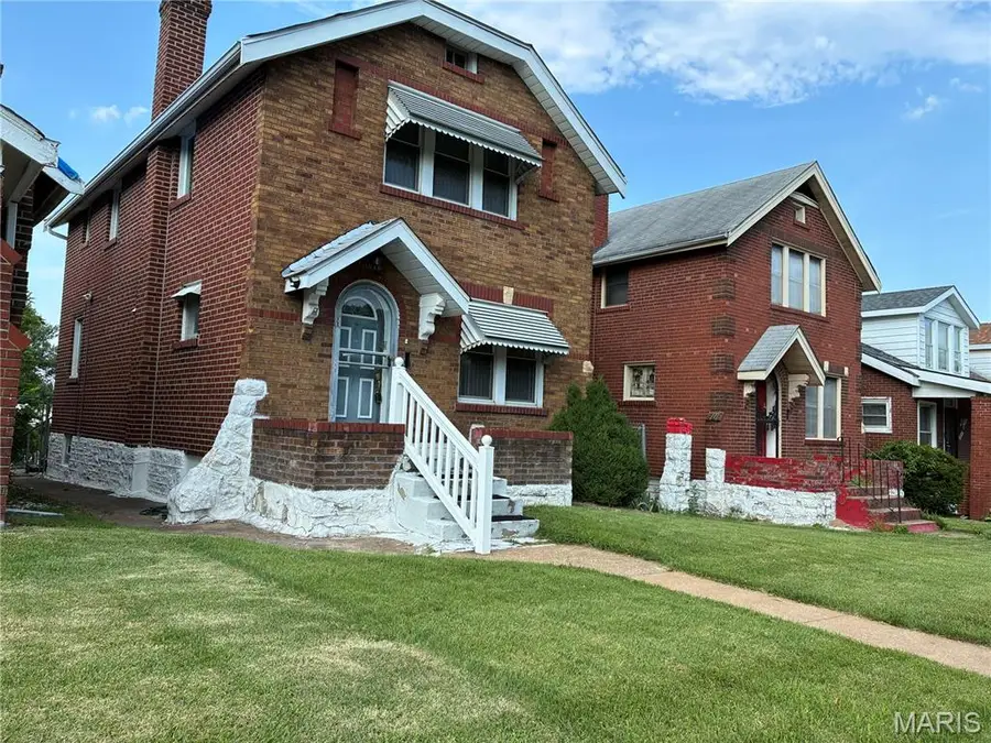 4877 Calvin Avenue, Saint Louis, MO 63115 - #3