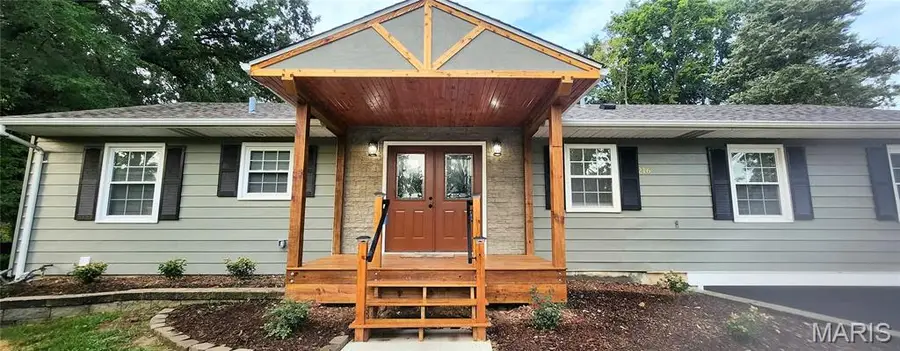 216 Hillsdale Drive, Ballwin, MO 63011 - #2