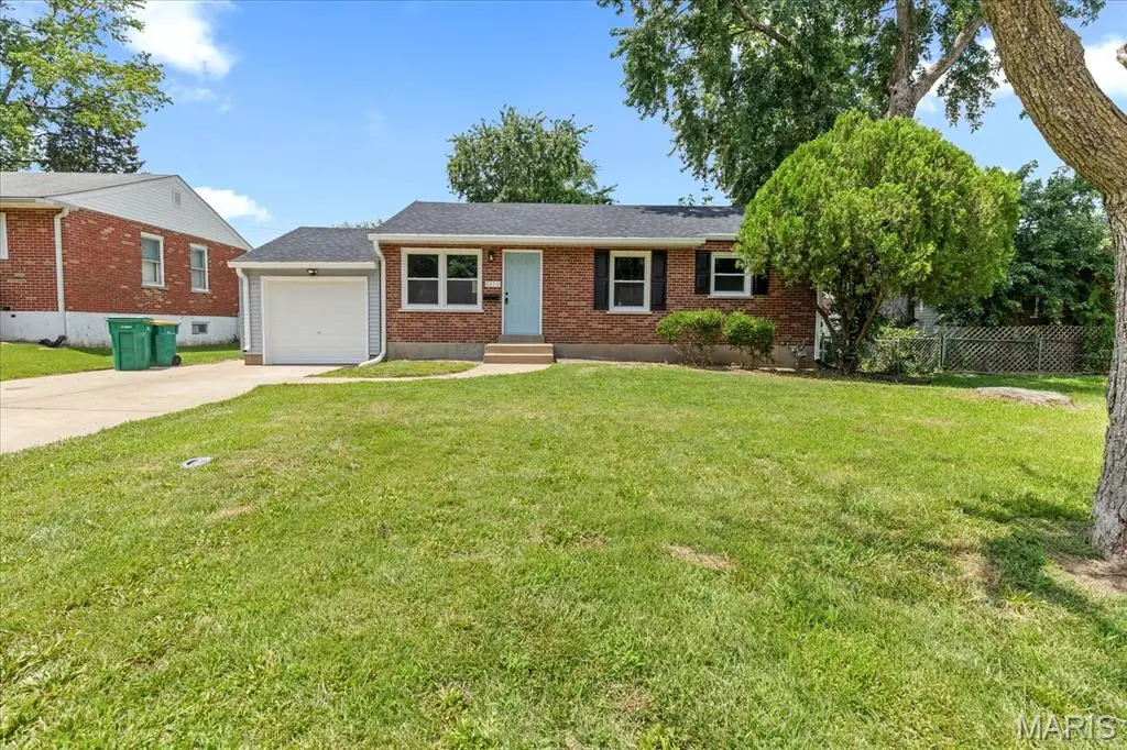 9353 Laramie Drive, Bellefontaine Neighbors, MO 63137 - #1