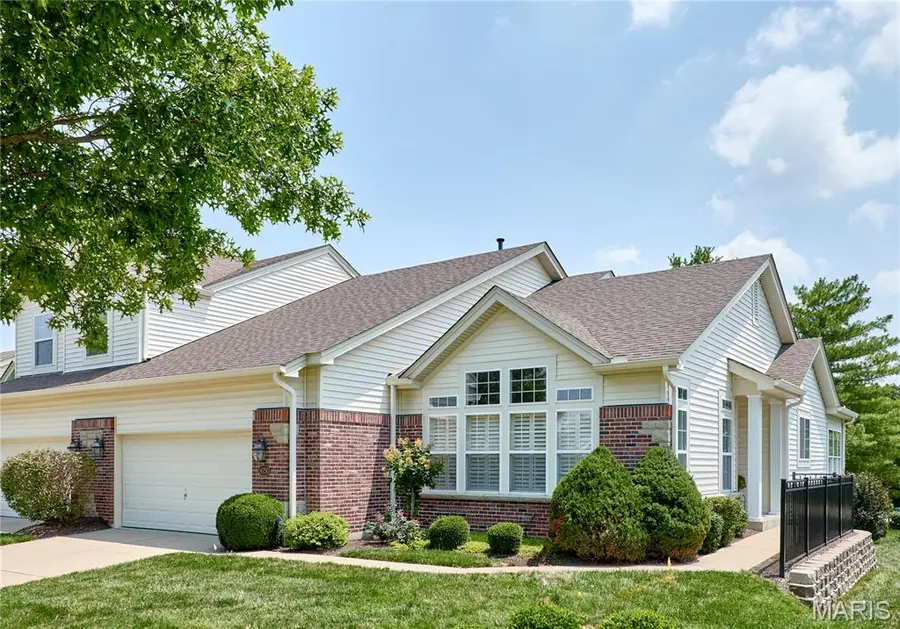 14750 Thornbird Manor Parkway, Chesterfield, MO 63017 - #2