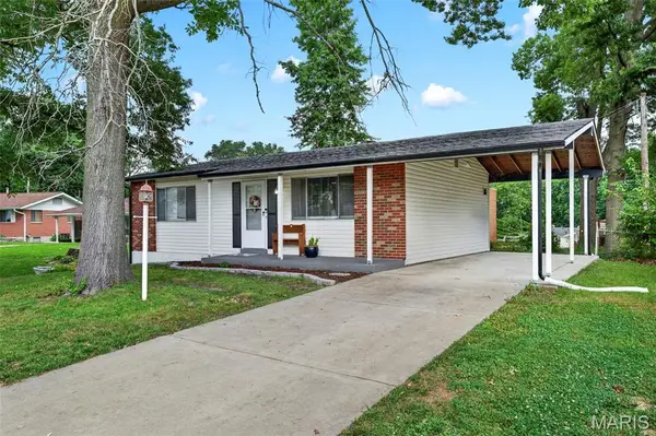 2692 Mckelvey Road, Maryland Heights, MO 63043