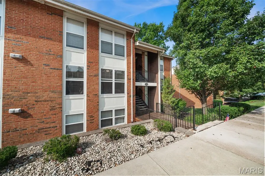 1934 Greenpoint Drive #203, Kirkwood, MO 63122 - #1