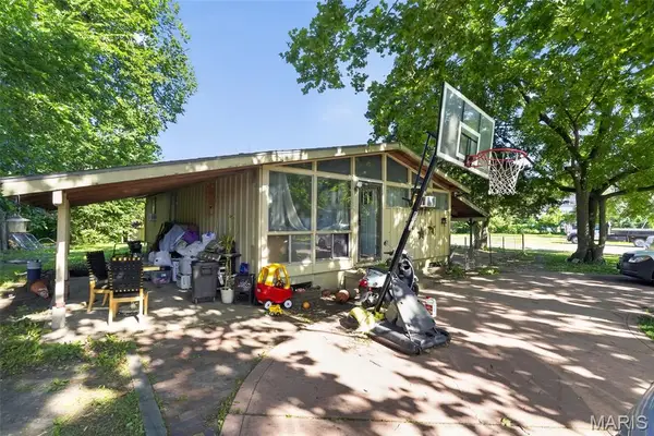107 N Lincoln Avenue, Knob Noster, MO 65336