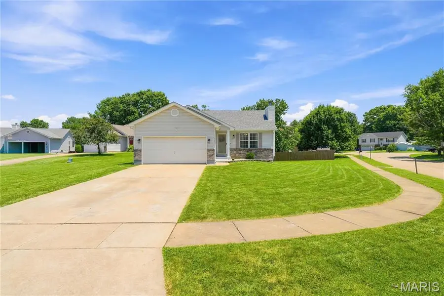 535 Briar Meadows Court, Wentzville, MO 63385 - #2