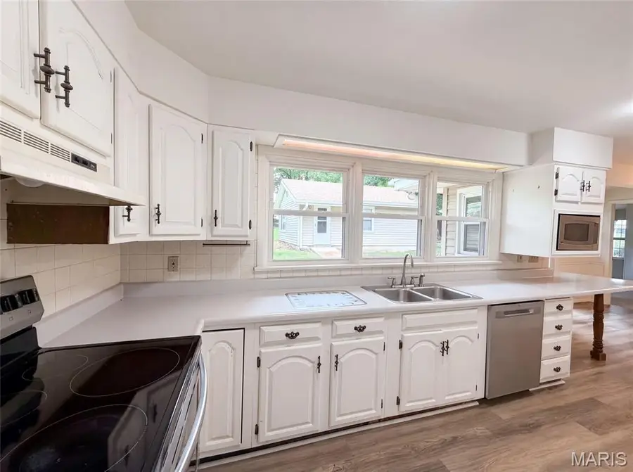925 Woodcrest Lane, Hazelwood, MO 63042 - #2