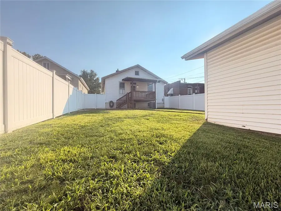 4879 Hamburg Avenue, Saint Louis, MO 63123 - #2