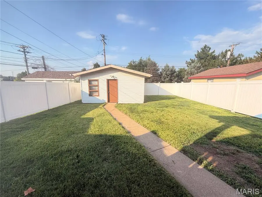 4879 Hamburg Avenue, Saint Louis, MO 63123 - #3