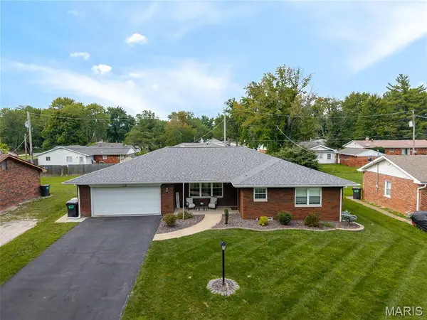 15 Hollandia Drive, Fairview Heights, IL 62208