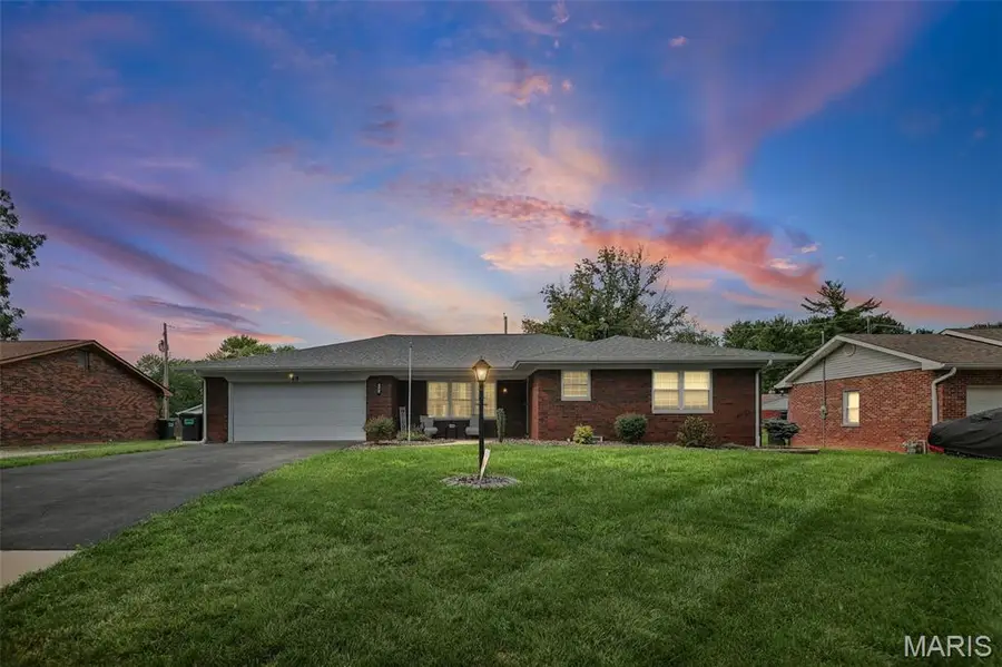 15 Hollandia Drive, Fairview Heights, IL 62208 - #3