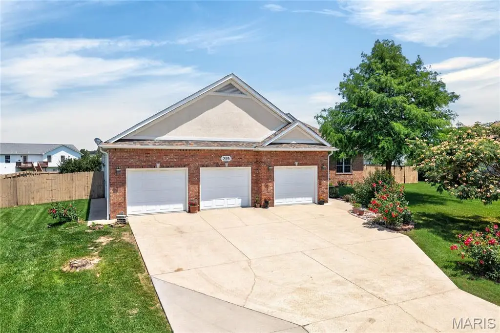 295 E East Lawn Avenue, Saint Robert, MO 65584 - #1