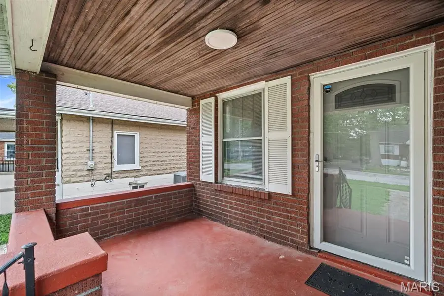 2965 Kincaid Avenue, Saint Louis, MO 63114 - #3