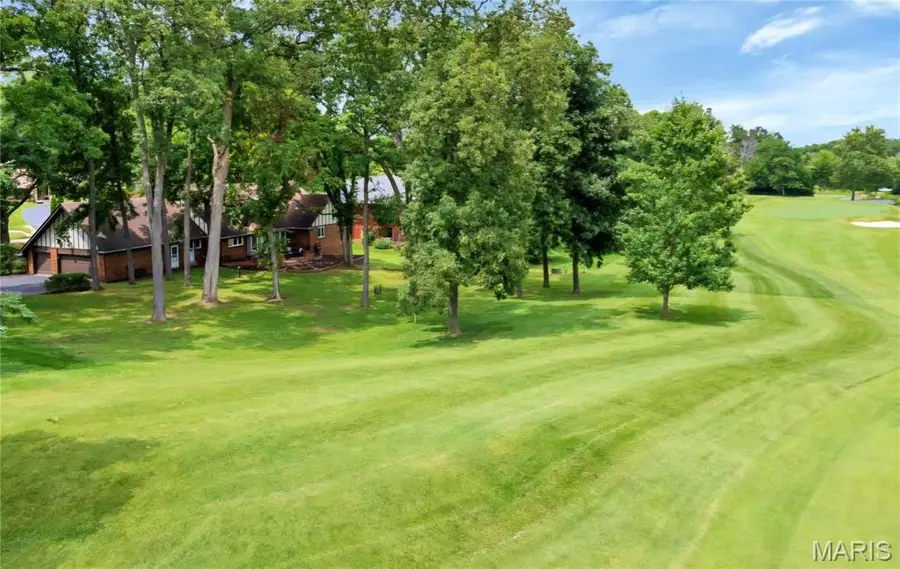 56 Meadowbrook Country Club Estate, Ballwin, MO 63011 - #3