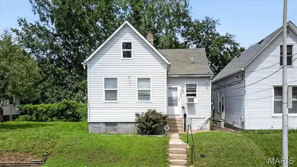 4107 Schiller Place, St Louis, MO 63116