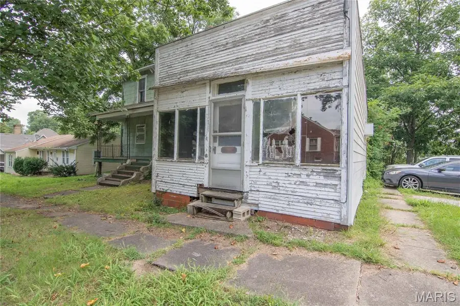504 N 6th Street, Vandalia, IL 62471 - #2
