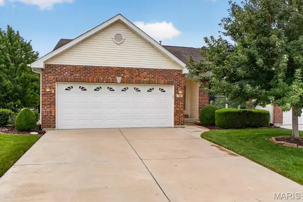 51 Huntgate Drive #9A, St Peters, MO 63376
