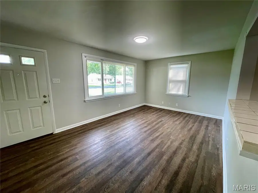 23 Mary Ann Court, Florissant, MO 63031 - #3