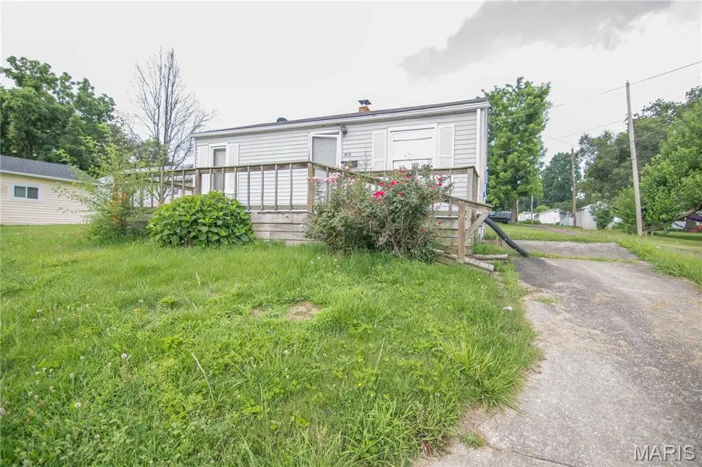 415 N Locust Street, Vandalia, IL 62471 - #1