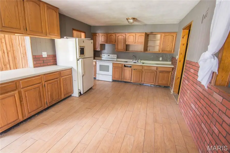 1417 W Main Street, Vandalia, IL 62471 - #3