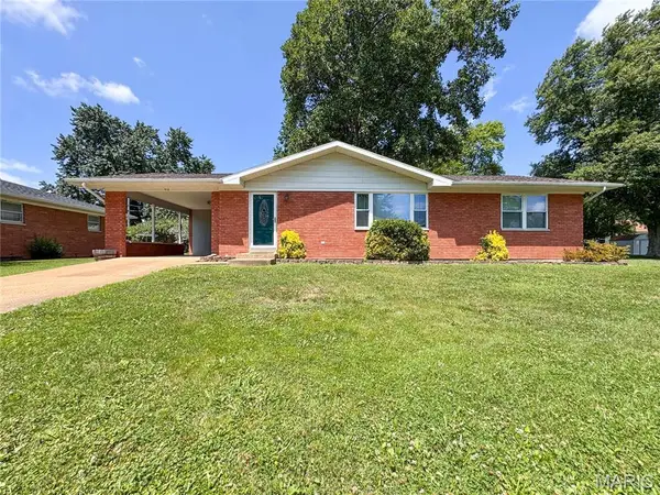 915 Circle Drive, Red Bud, IL 62278