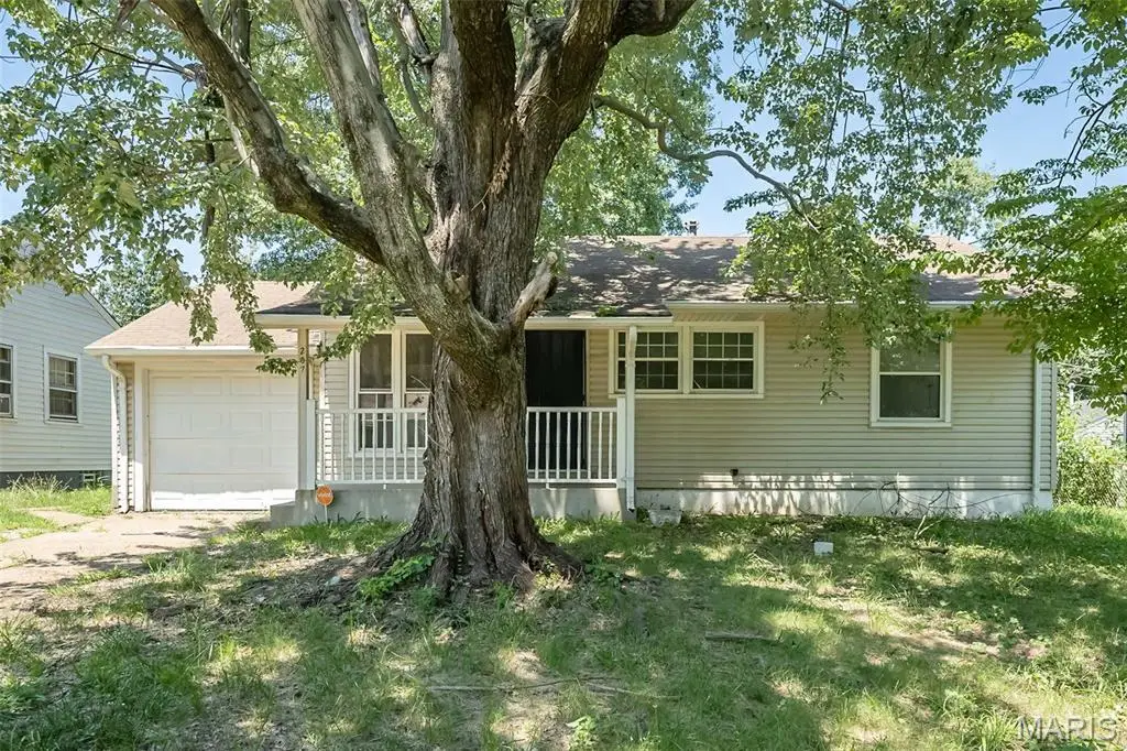 207 Midlothian Road, Saint Louis, MO 63137 - #1