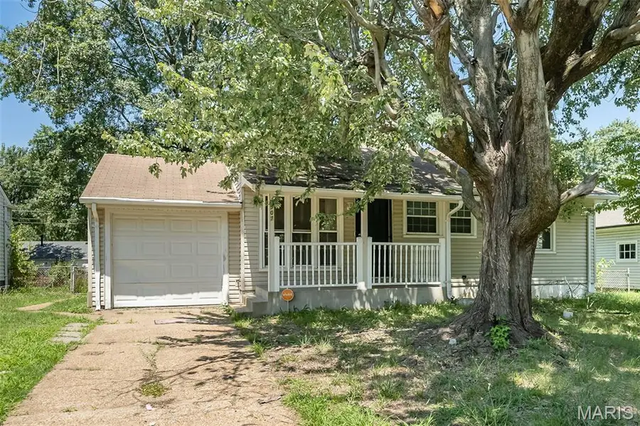 207 Midlothian Road, Saint Louis, MO 63137 - #2