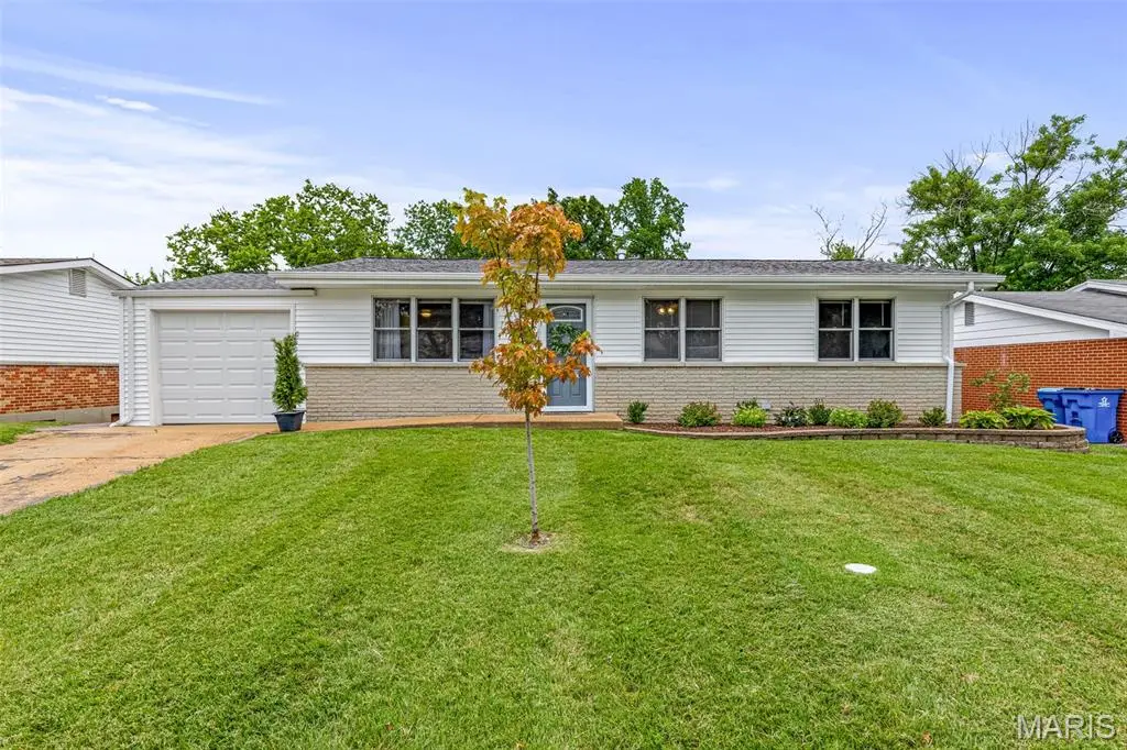 3064 Sedan Drive, Saint Louis, MO 63125 - #1