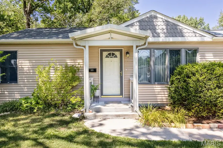 1217 N 17th Street, Belleville, IL 62226 - #2